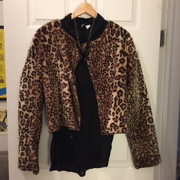 🖤SOLD🖤 Reversible Leopard Faux Fur & Suede Coat - Picture 3 of 8
